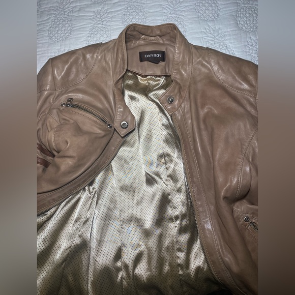 Vintage Danier Leather Jacket Bomber Style - Picture 9 of 12